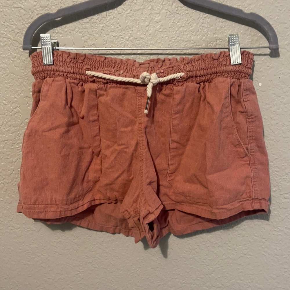 Love tree, pink stretchy waist with pockets. Sized Large